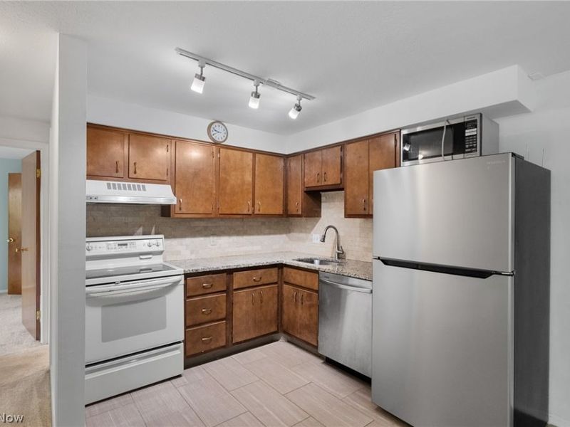 3400 Wooster Road, Unit 313, Rocky River, OH 44116 Photo 5