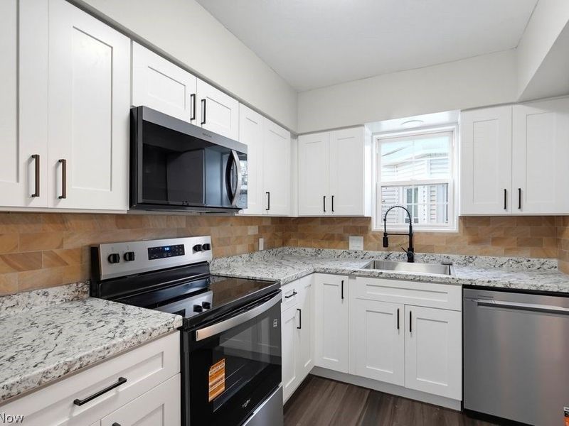 1401 Ridgeway Place NW, Canton, OH 44709 Photo 11