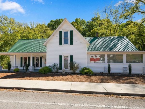 525 Water St , Charlotte, TN 37036