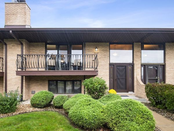 16044 Eagle Ridge Drive , Tinley Park, IL 60477