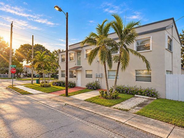 2450 NW 11th St , Unit 2450, Miami, FL 33125