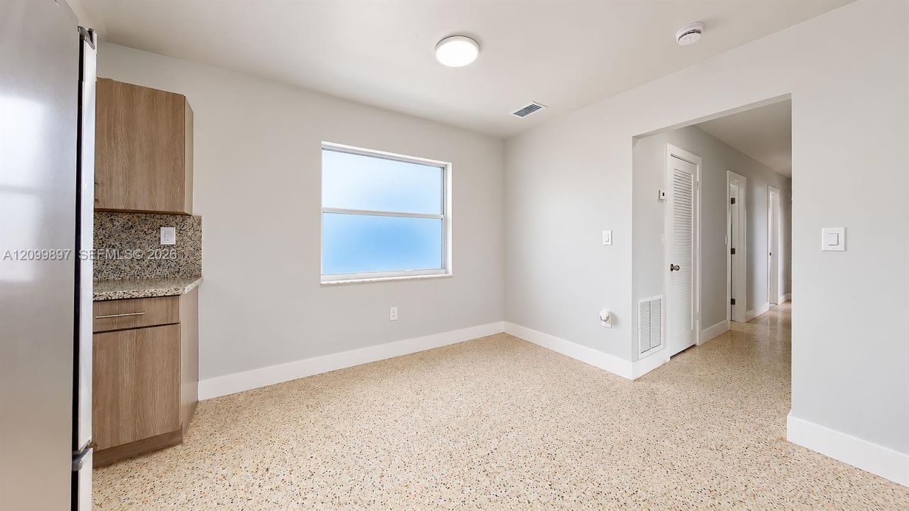 2450 NW 11th St , Unit 2450, Miami, FL 33125 Photo