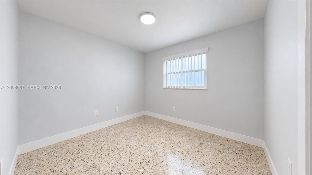 2450 NW 11th St , Unit 2450, Miami, FL 33125 Photo
