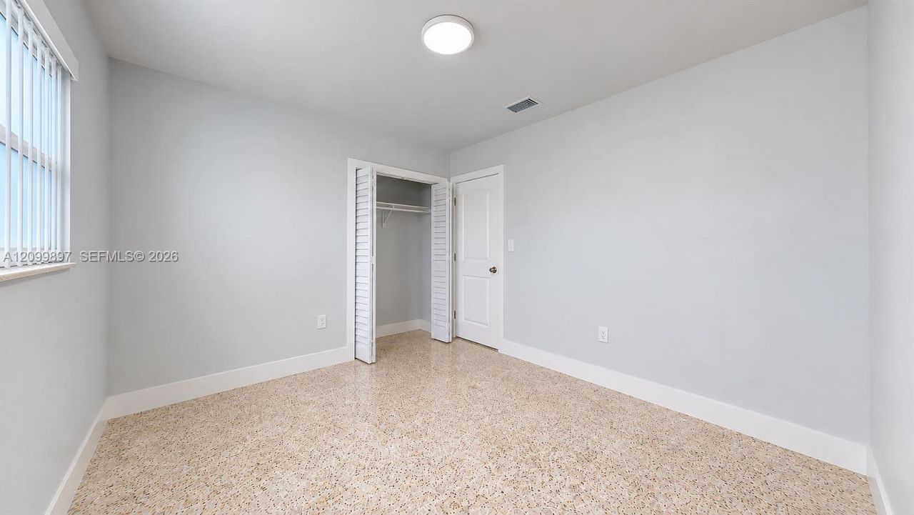 2450 NW 11th St , Unit 2450, Miami, FL 33125 Photo