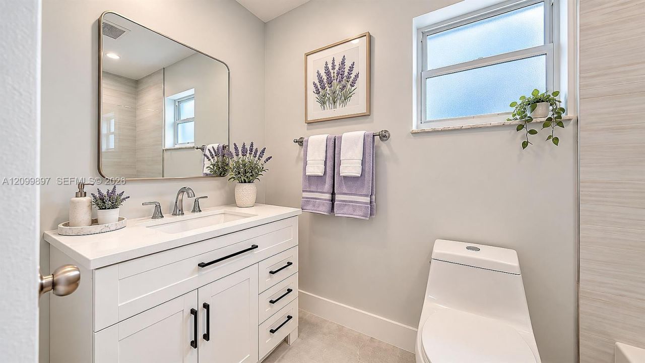 2450 NW 11th St , Unit 2450, Miami, FL 33125 Photo