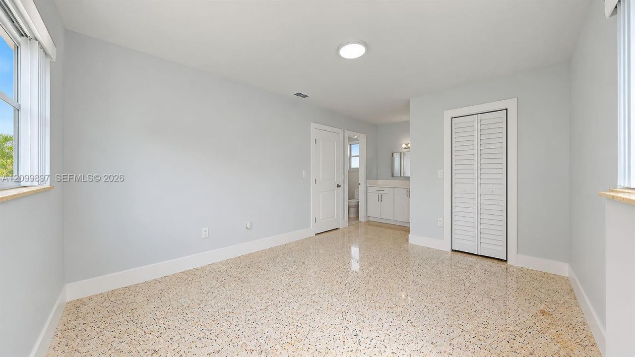 2450 NW 11th St , Unit 2450, Miami, FL 33125 Photo