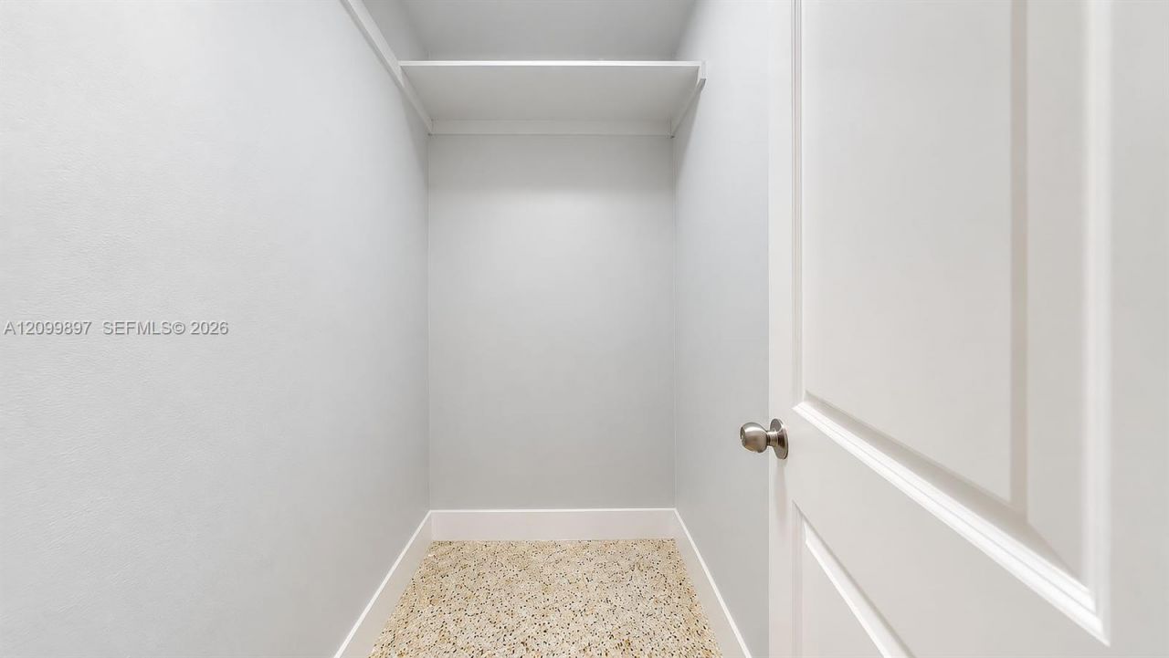 2450 NW 11th St , Unit 2450, Miami, FL 33125 Photo
