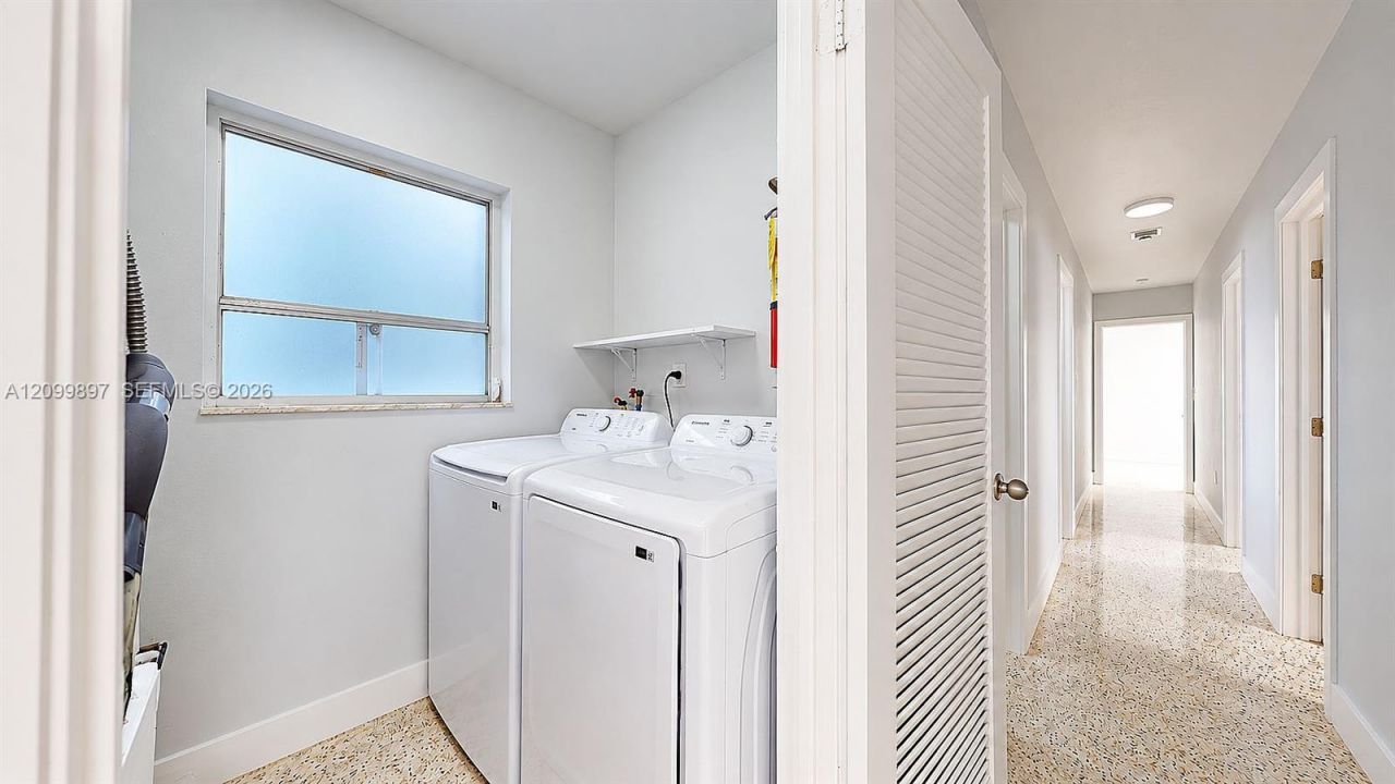 2450 NW 11th St , Unit 2450, Miami, FL 33125 Photo