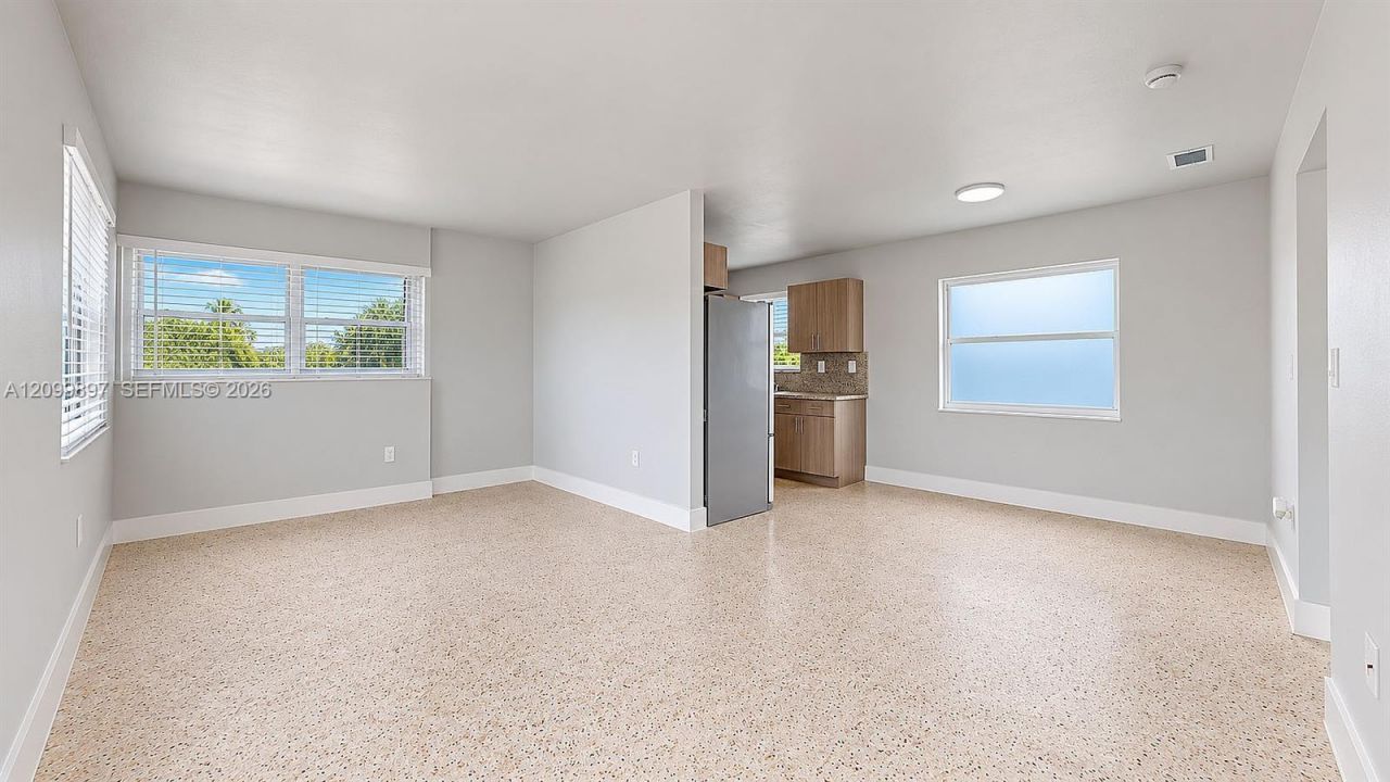 2450 NW 11th St , Unit 2450, Miami, FL 33125 Photo