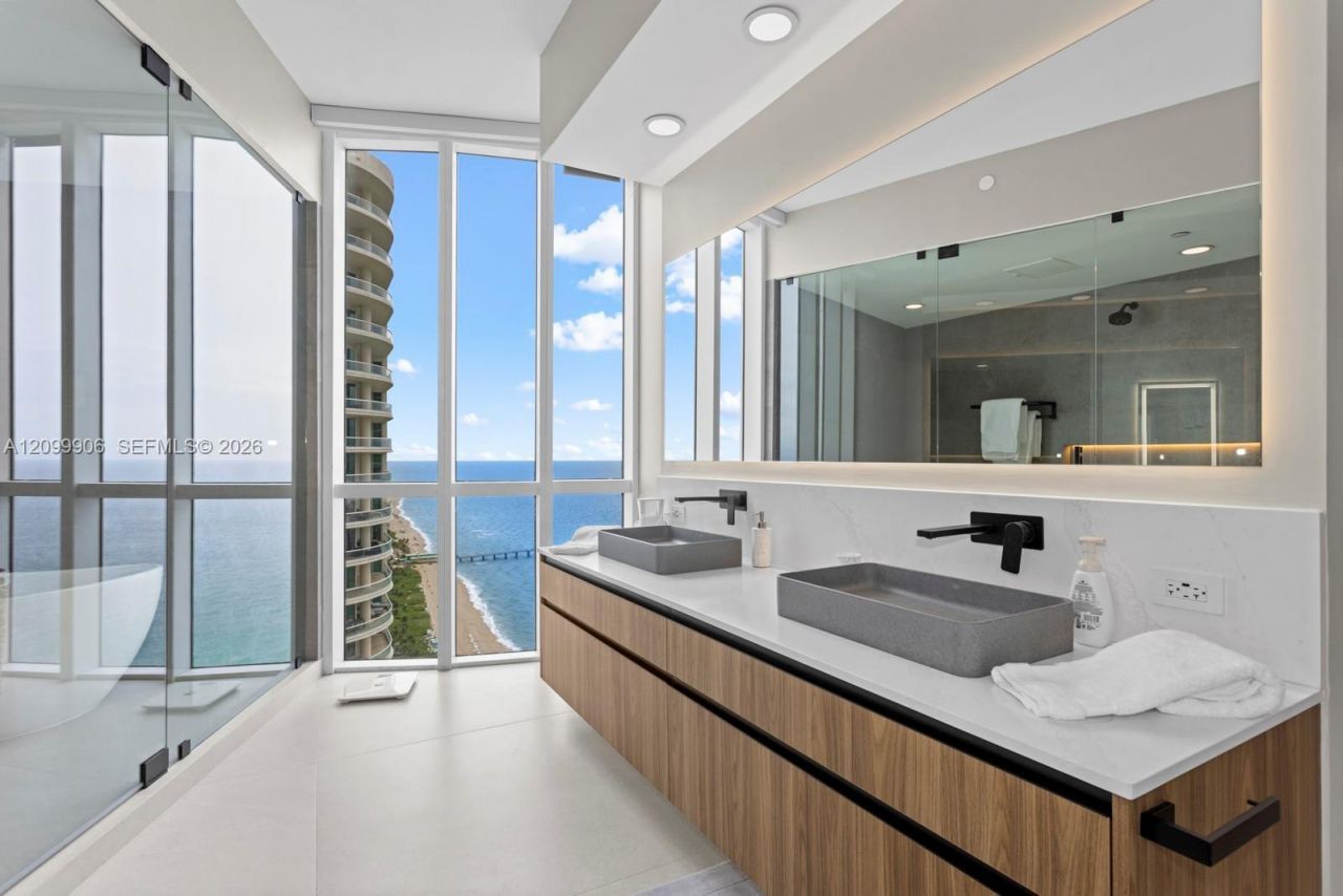 16001 Collins Ave, Unit 2901, Sunny Isles Beach, FL 33160 Photo