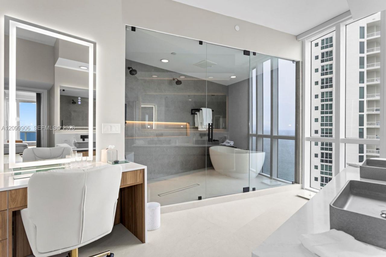 16001 Collins Ave, Unit 2901, Sunny Isles Beach, FL 33160 Photo