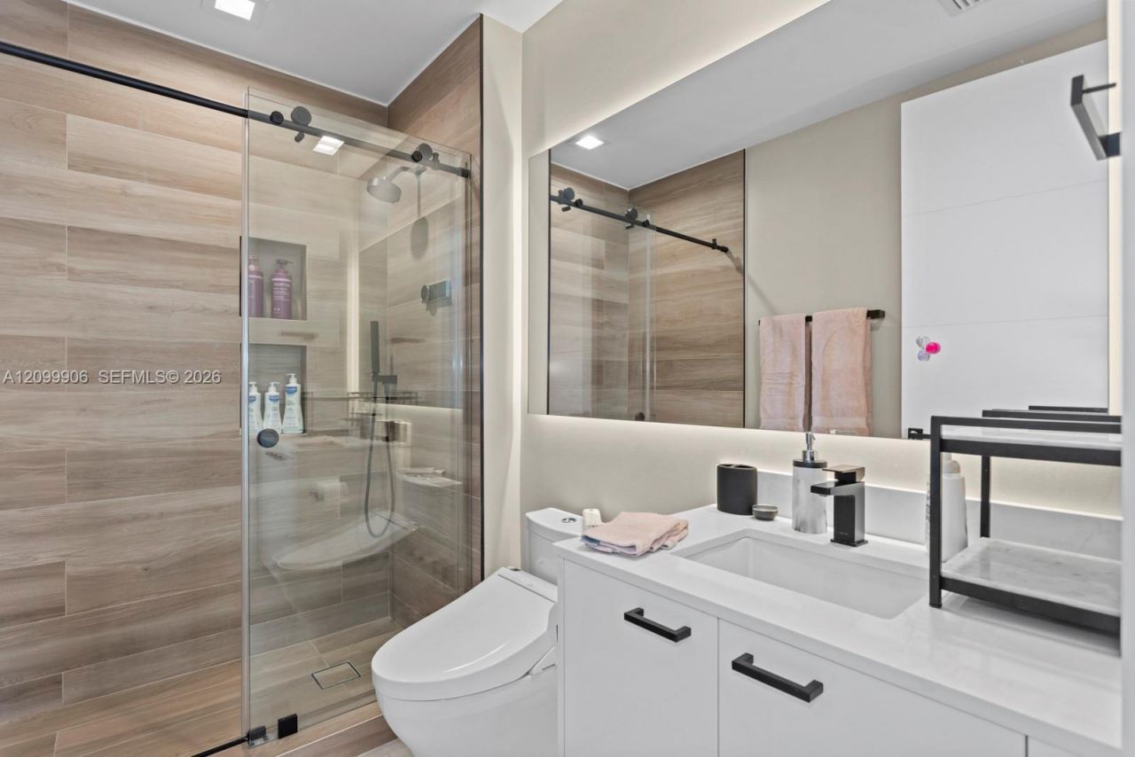 16001 Collins Ave, Unit 2901, Sunny Isles Beach, FL 33160 Photo