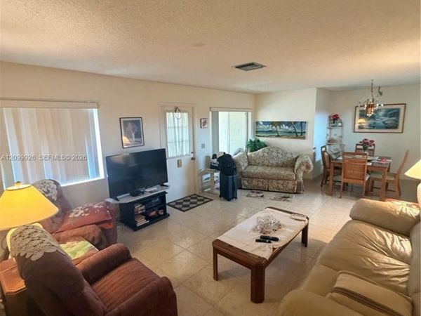 5949 La Pinata Blvd , Unit D-2, Green Acres, FL 33463