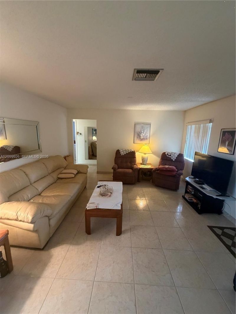 5949 La Pinata Blvd , Unit D-2, Greenacres, FL 33463 Photo