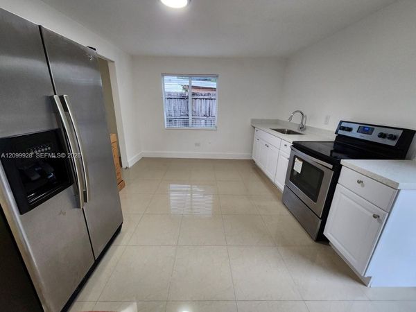520 E 49th St , Hialeah, FL 33013
