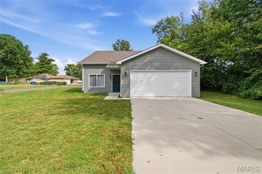 204 Oulvey Drive , Caseyville, IL 62208 Main Photo