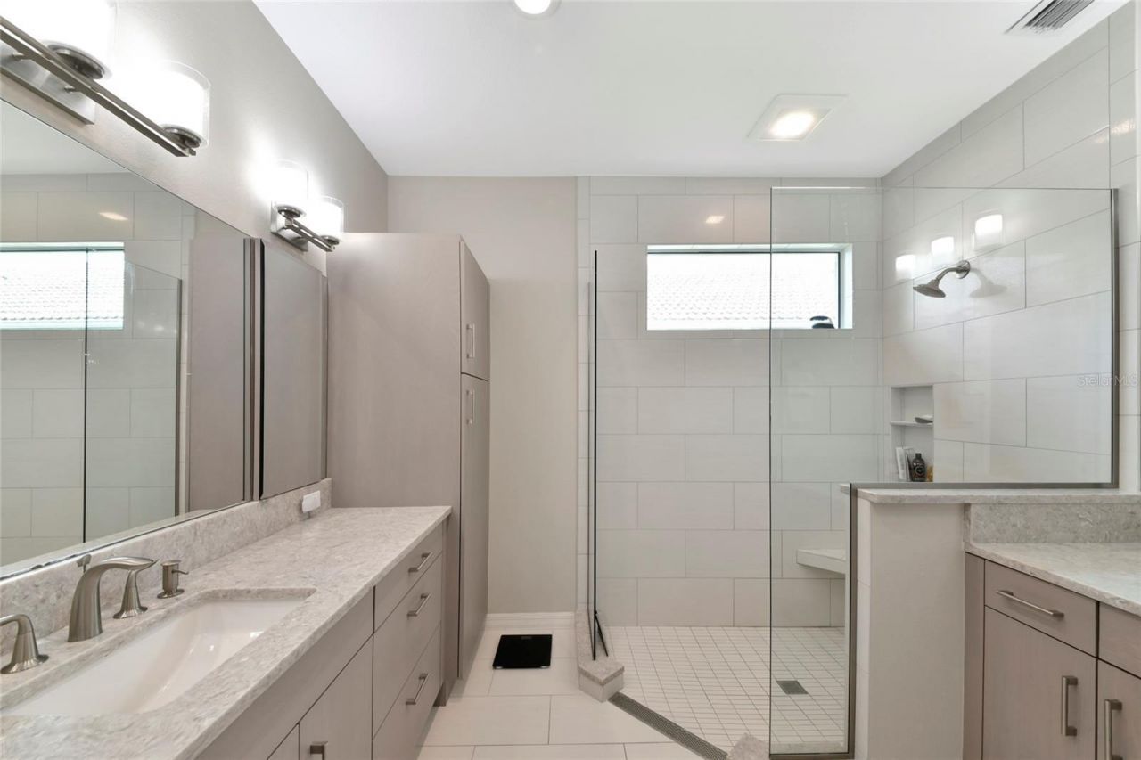 6256 Donnington Court , Sarasota, FL 34238 Photo
