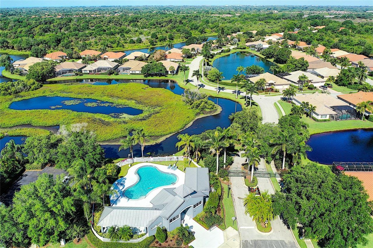 6256 Donnington Court , Sarasota, FL 34238 Photo