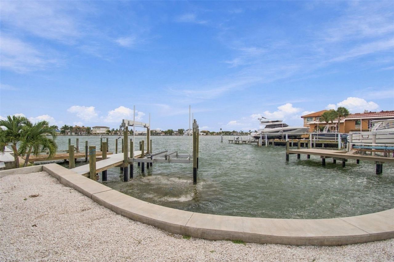 930 59th Avenue, Saint Pete Beach, FL 33706 Photo