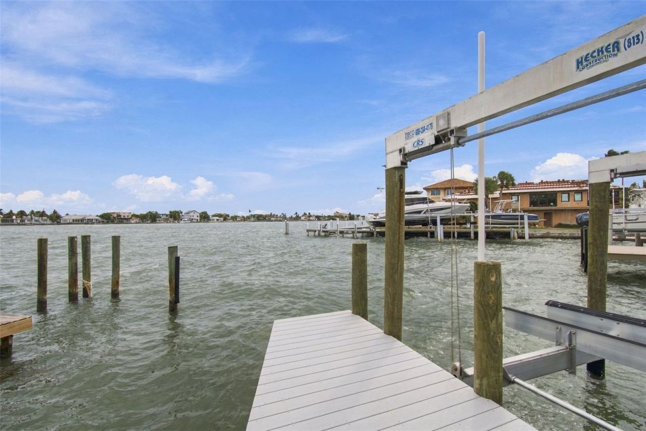 930 59th Avenue, Saint Pete Beach, FL 33706 Photo