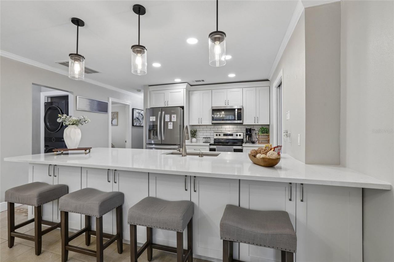 13914 84th Ter, Seminole, FL 33776 Photo