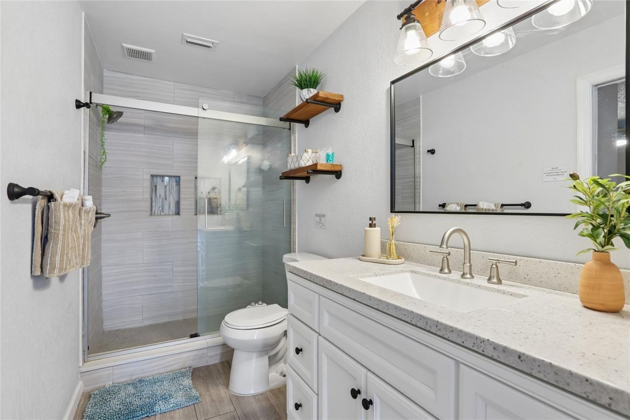 13914 84th Ter, Seminole, FL 33776 Photo