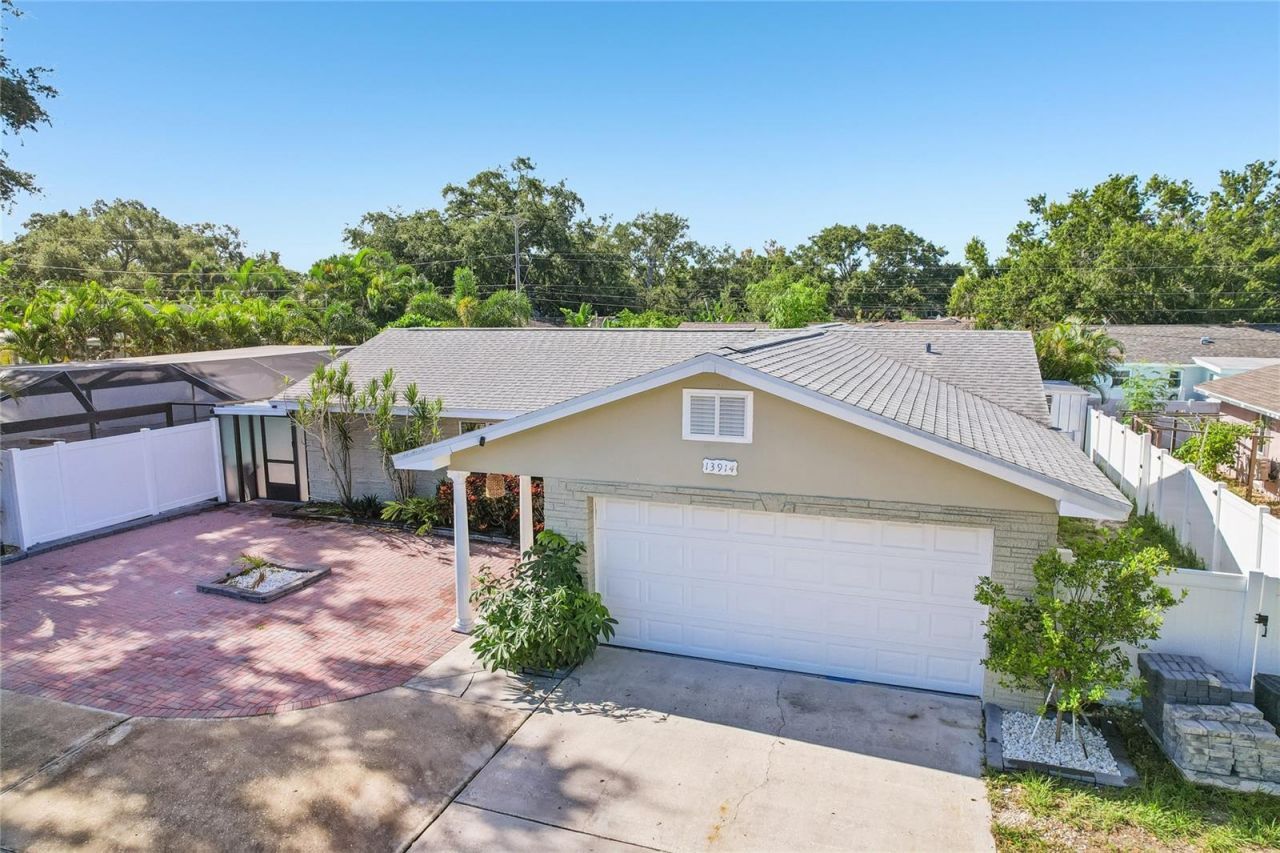 13914 84th Ter, Seminole, FL 33776 Photo