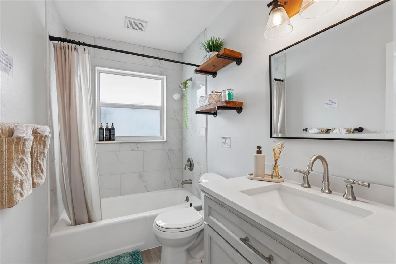 13914 84th Ter, Seminole, FL 33776 Photo