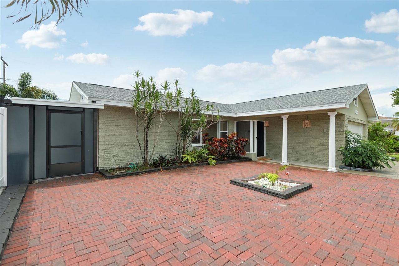 13914 84th Ter, Seminole, FL 33776 Photo
