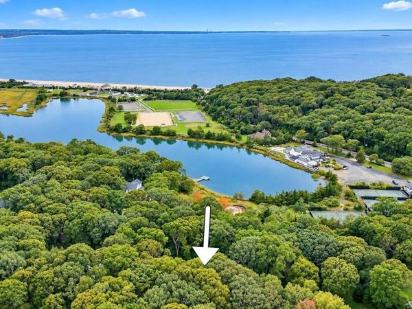 2 Glenwater Lane , East Setauket, NY 11733