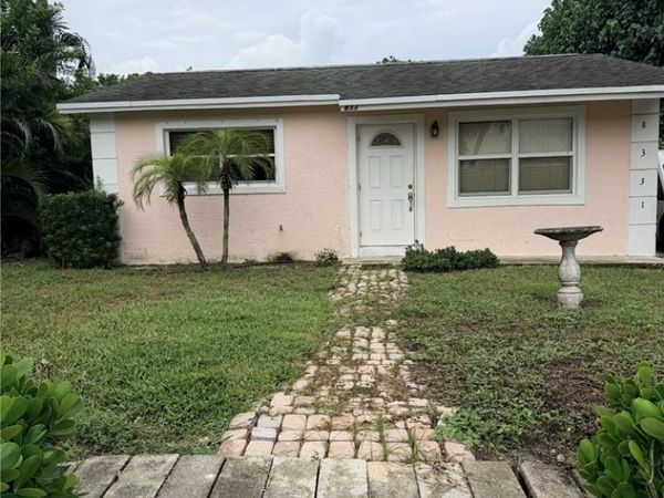 8331 SE Lundy Street , Hobe Sound, FL 33455
