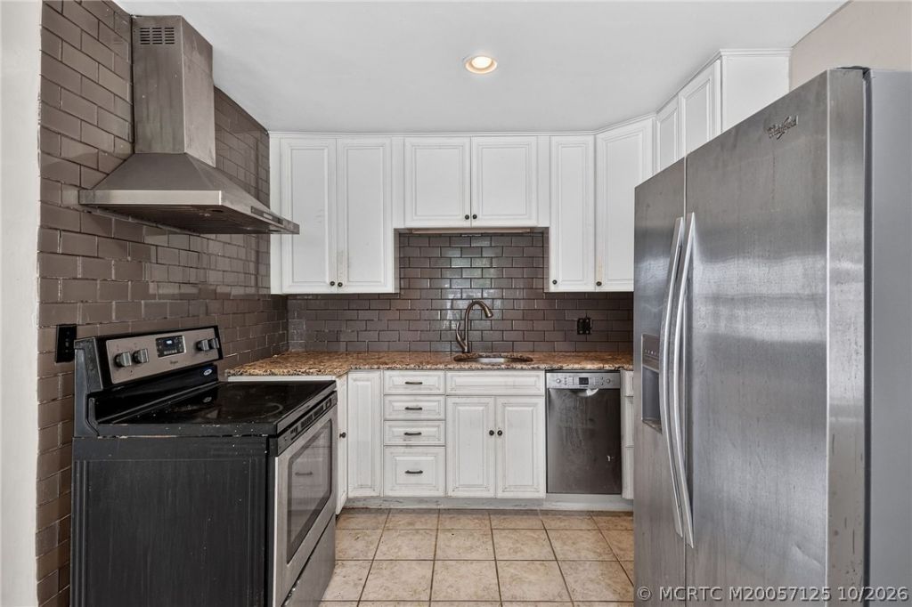8331 SE Lundy Street, Hobe Sound, FL 33455 Photo