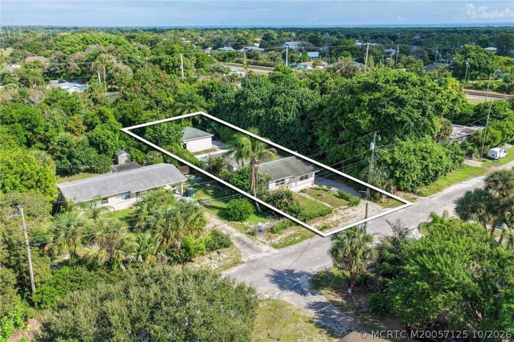 8331 SE Lundy Street, Hobe Sound, FL 33455 Photo
