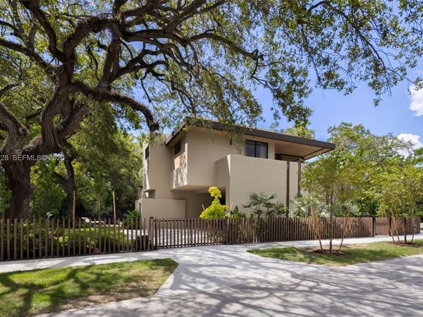 1698 Tigertail Ave , Miami, FL 33133