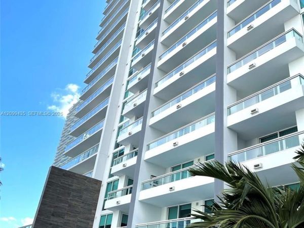 1080 Brickell Ave , Unit 907, Miami, FL 33131