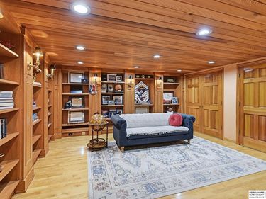 703 Canyon Road, Bellevue, NE 68005