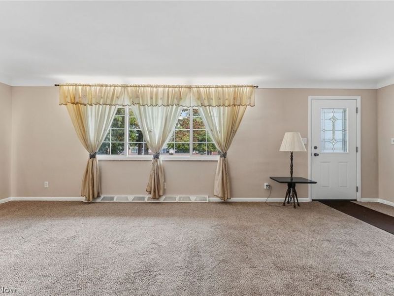 3745 Dentzler Road, Parma, OH 44134 Photo 13