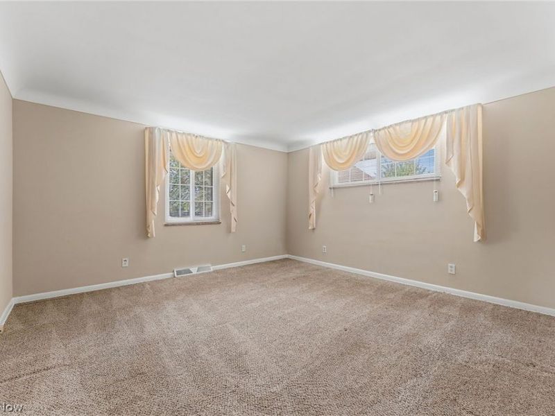 3745 Dentzler Road, Parma, OH 44134 Photo 19
