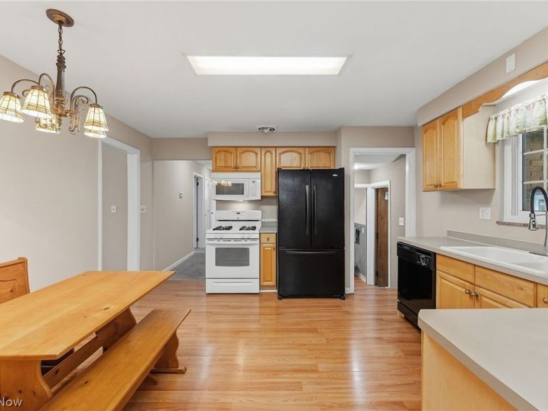 3745 Dentzler Road, Parma, OH 44134 Photo 6