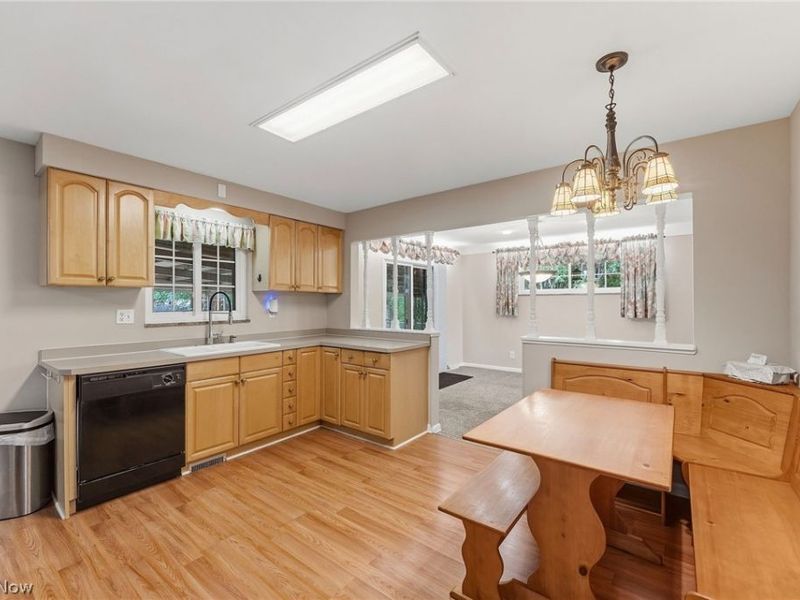 3745 Dentzler Road, Parma, OH 44134 Photo 7