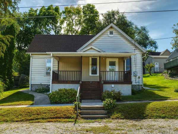 303 N Church Street , Albany, IL 61230