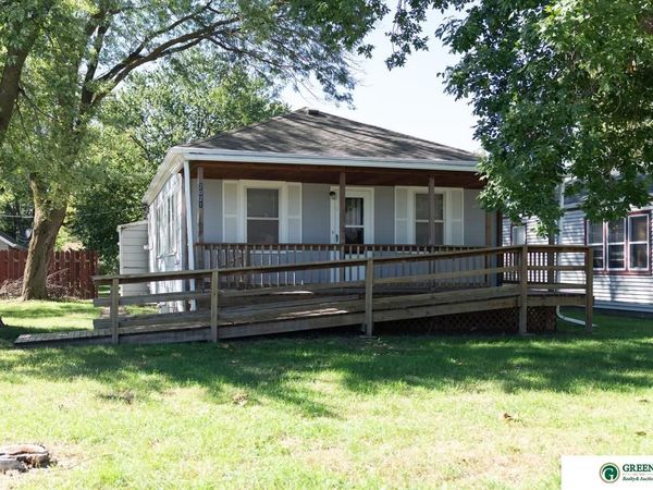 2021 N Nebraska Avenue, York, NE 68467