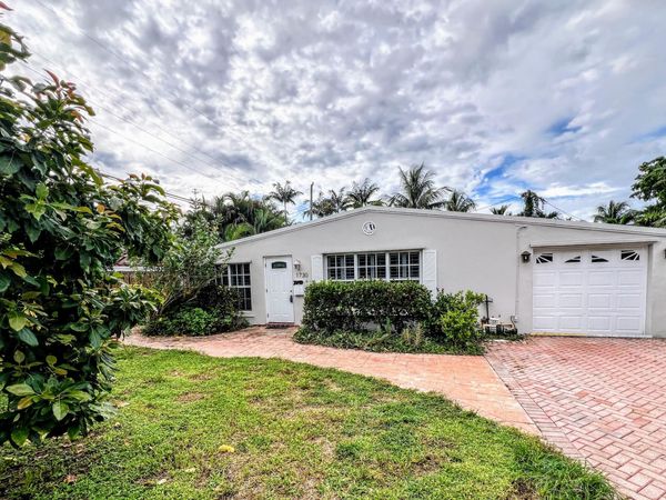 1730 NE 17TH Street, Fort Lauderdale, FL 33305