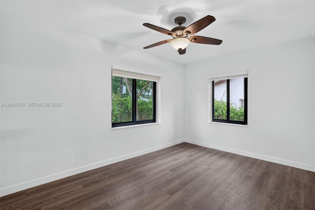 4547 SW 16th St, Miami, FL 33134 Photo