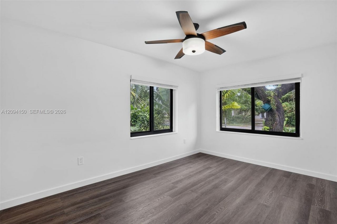 4547 SW 16th St, Miami, FL 33134 Photo