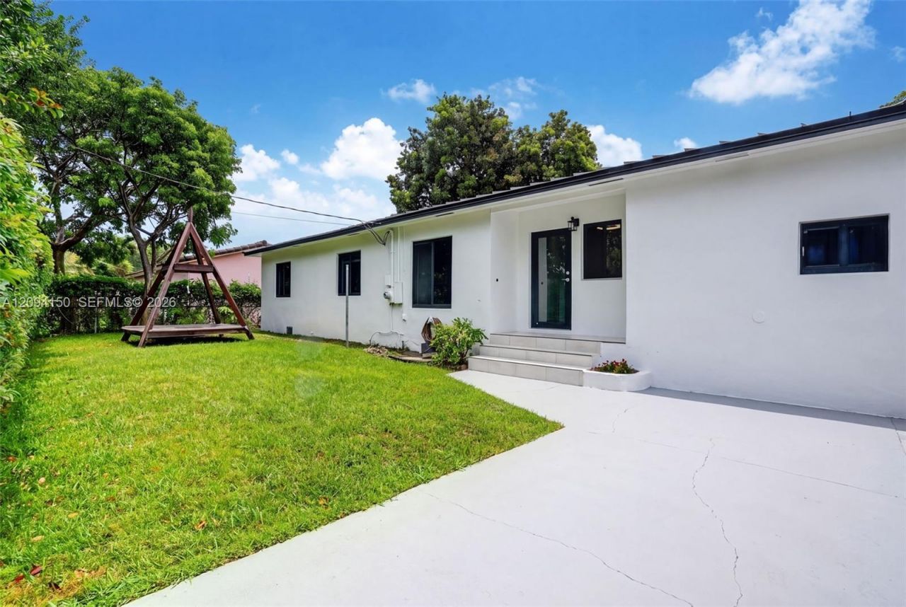 4547 SW 16th St, Miami, FL 33134 Photo