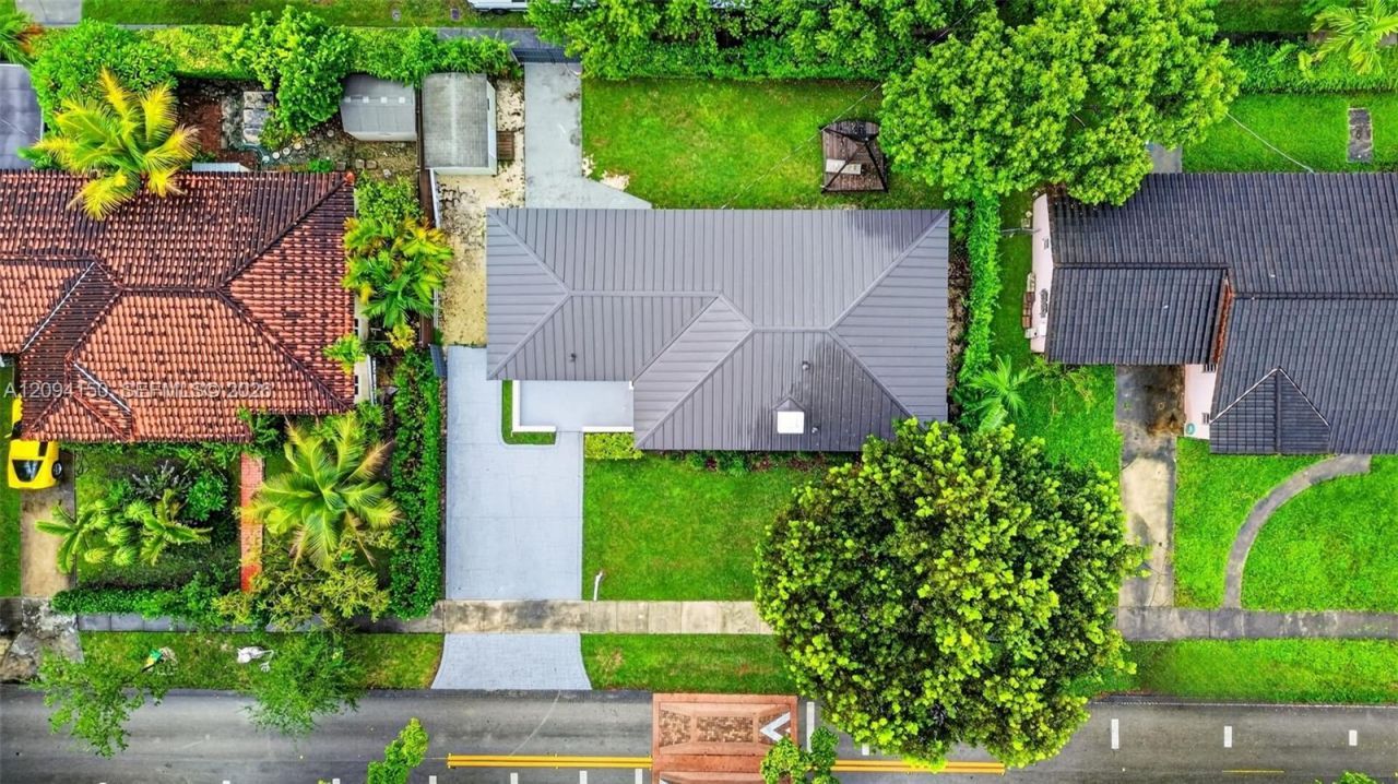 4547 SW 16th St, Miami, FL 33134 Photo