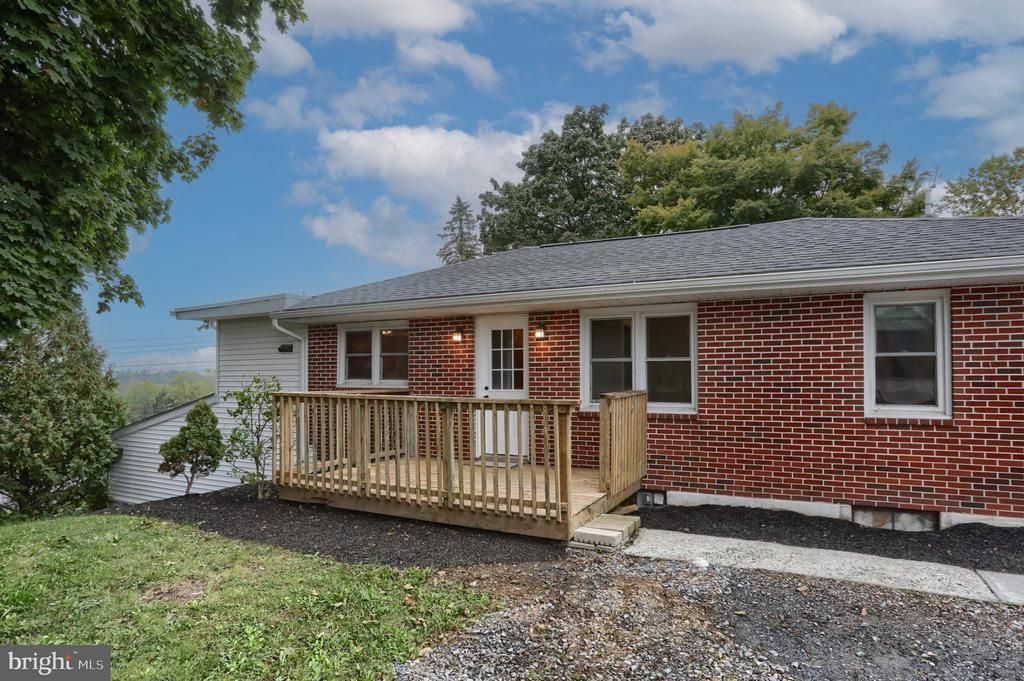 144 E CAREN DRIVE, GRANTVILLE, PA 17028