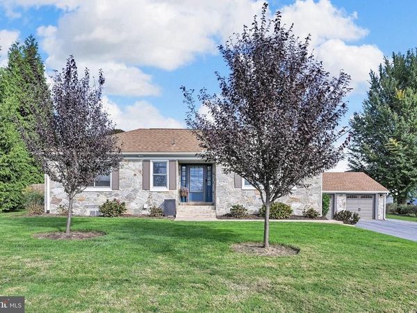 211 E PENN GRANT ROAD, WILLOW STREET, PA 17584