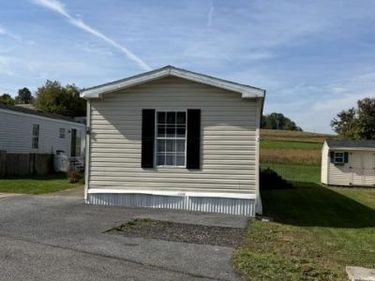 6 GREEN ACRES ROAD, KUTZTOWN, PA 19530